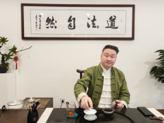 他深刻地认识到：易学从来不是奥秘的